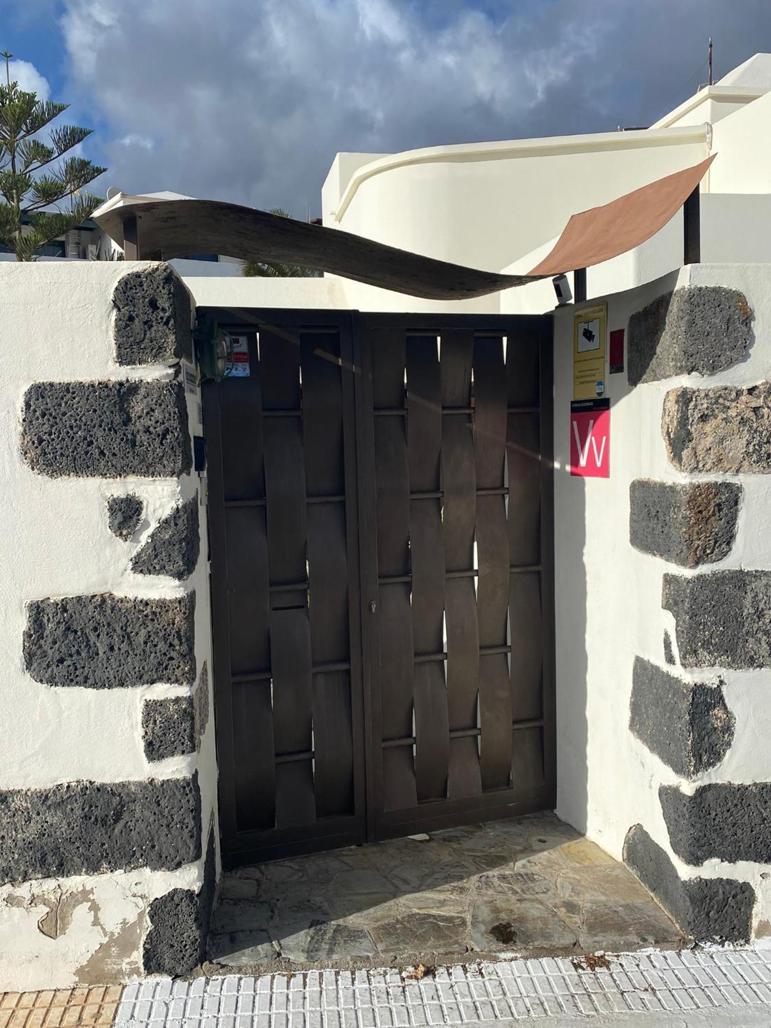 V PRINCESA Vivienda con piscina y BBQ para max 10 personas Puerto del Carmen  Bagian luar foto